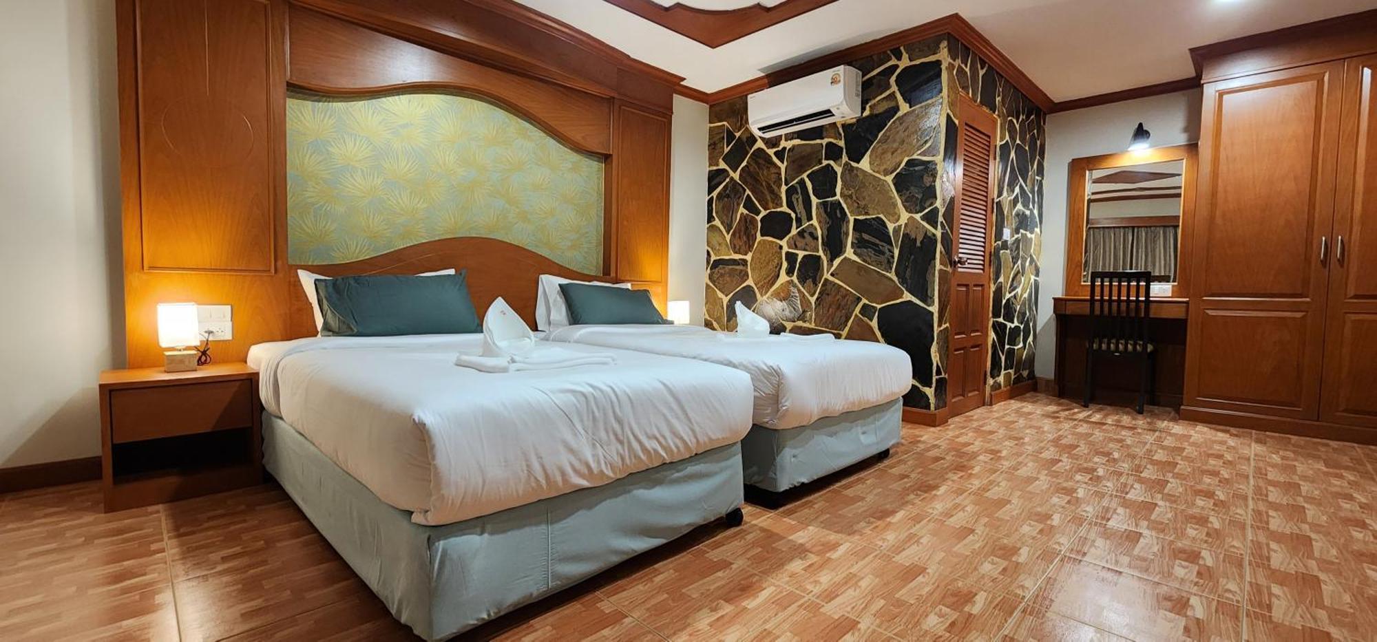 Arya Suites Patong Beach Εξωτερικό φωτογραφία