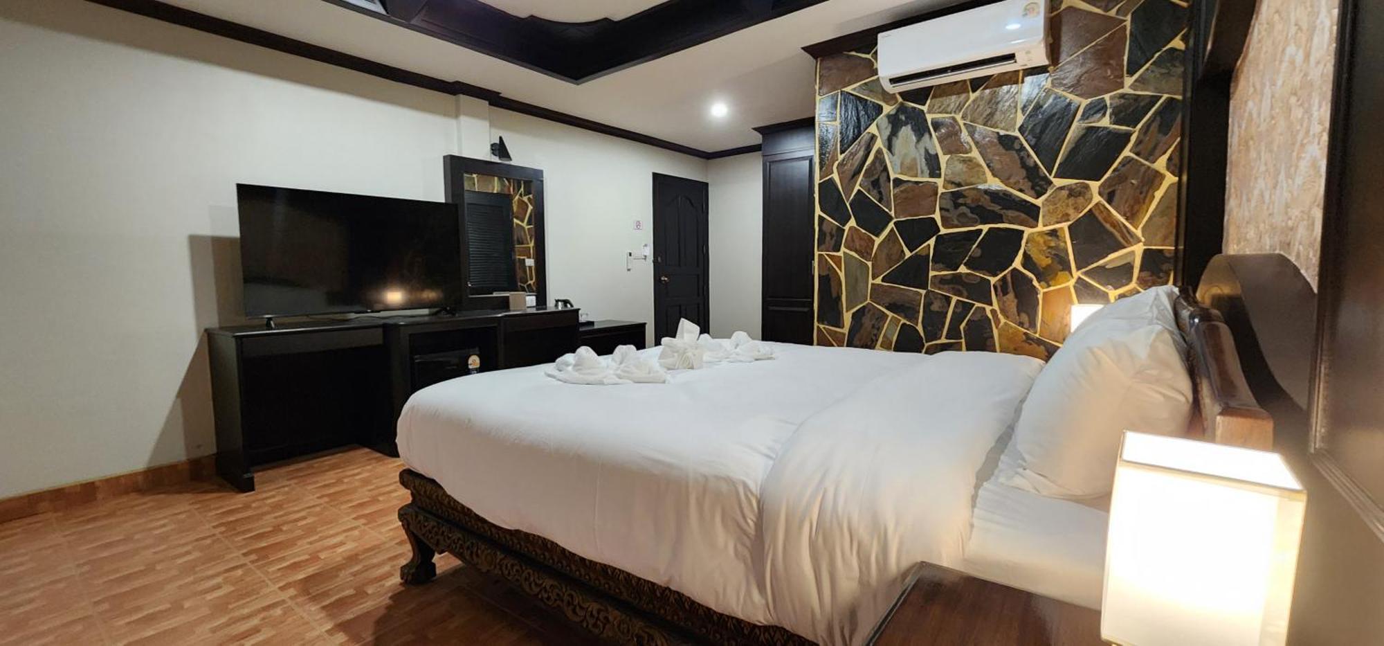 Arya Suites Patong Beach Εξωτερικό φωτογραφία