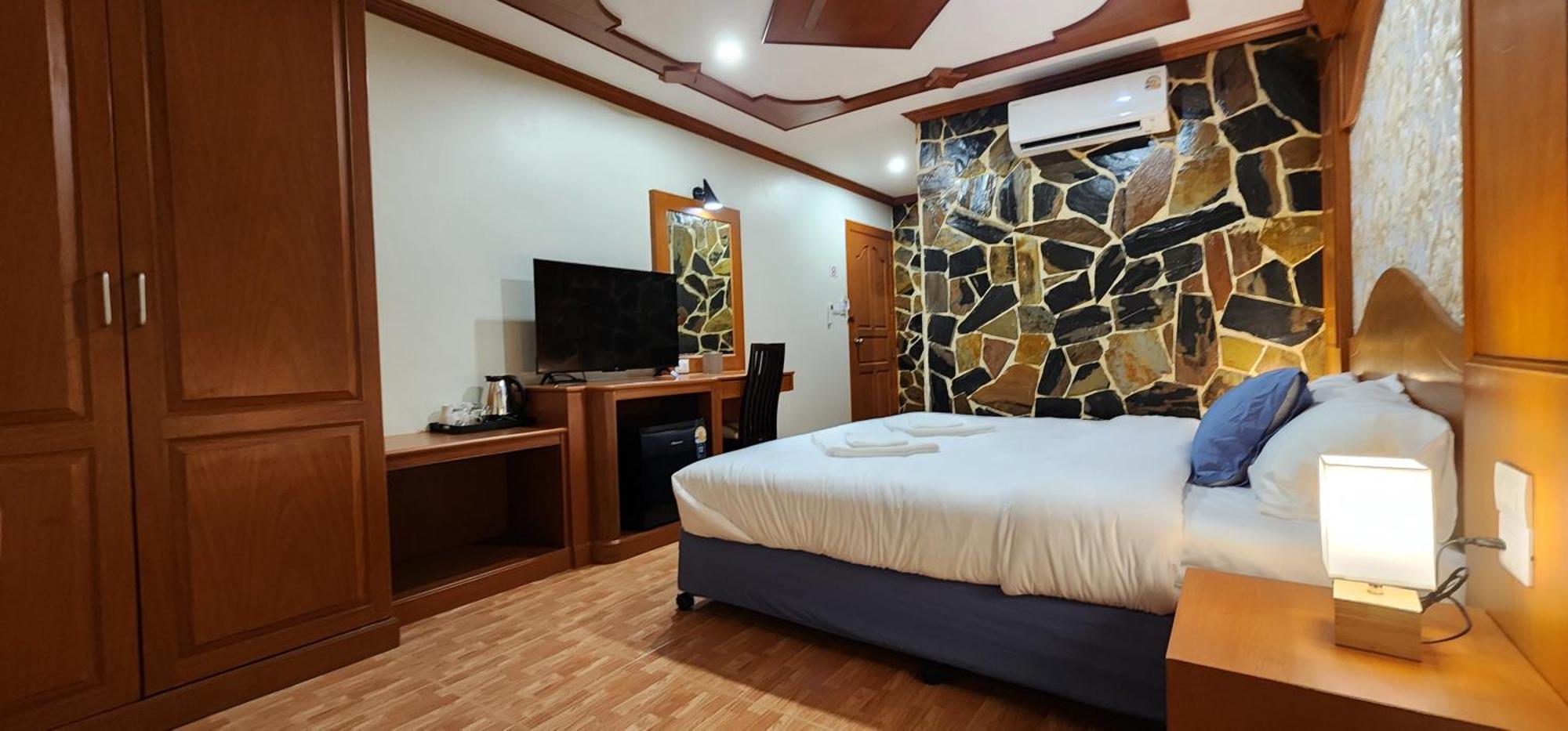 Arya Suites Patong Beach Εξωτερικό φωτογραφία
